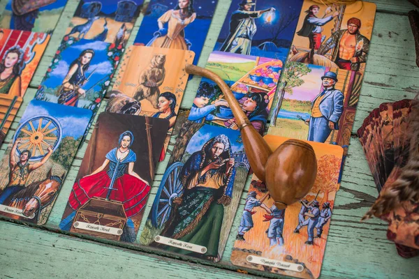 카드와 마술에 대한점술 예측의 설명한다 우크라이나 키예프 — 스톡 사진