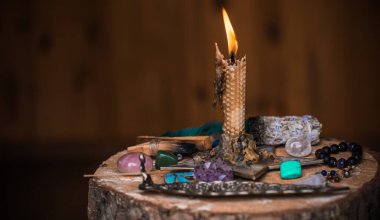 Ezoterik kavram, büyü, gelecek kehaneti ve putperestlik, cadı gücü, mihrapta ayin.