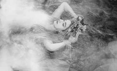 Eski Avrupa büyüsü, Gizemli Pagan sahnesi, göldeki kadın, ayin. Suda sihirli kehanet, Undina 