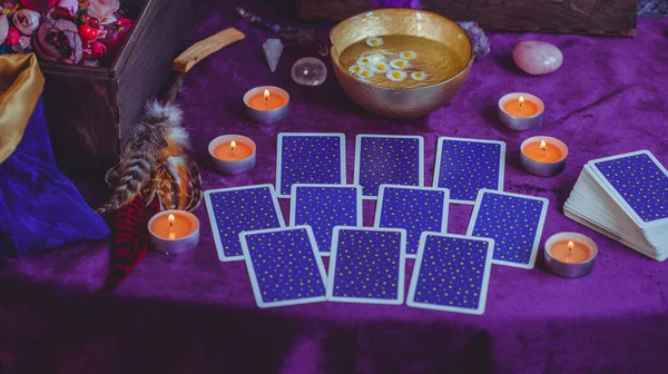 Sihirli Sahne Gizemli Konsept Falcılık Masadaki Tarot Kartları — Stok fotoğraf