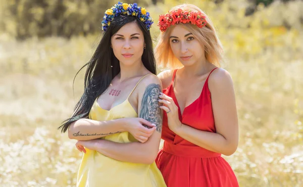 Women Ethnic Dresses Flower Wreath Hair Concept Beauty Slavic Women —  Fotos de Stock