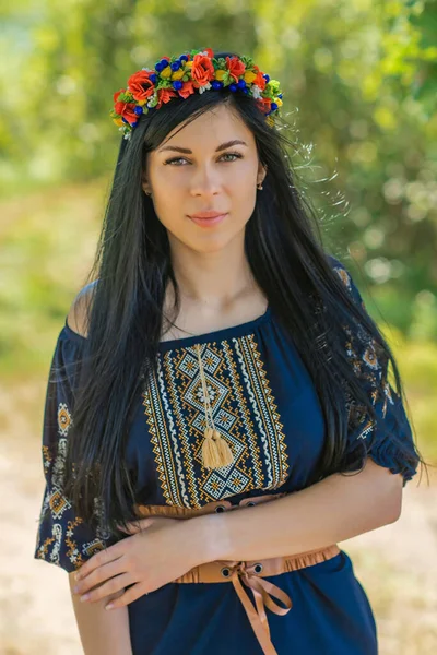 Woman Ethnic Dress Flower Wreath Hair Concept Beauty European Girl — Photo