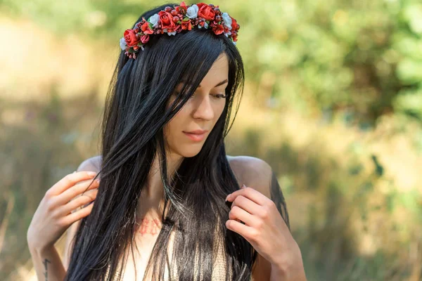 Woman Ethnic Dress Flower Wreath Hair Concept Beauty European Girl — Stock Photo, Image