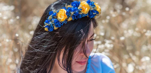 Woman Ethnic Dress Flower Wreath Hair Concept Beauty European Girl — Zdjęcie stockowe