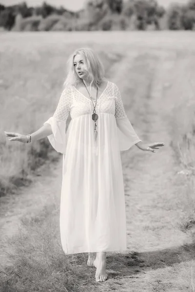 Ethnic Hippie Woman Posing Boho Long White Lace Dress Nature — Stok fotoğraf