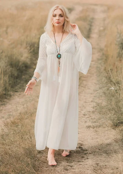 Ethnic Hippie Woman Posing Boho Long White Lace Dress Nature — 图库照片