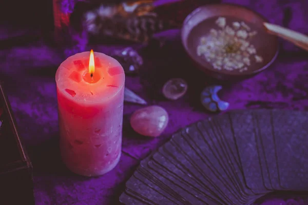 Quemaduras Velas Altar Magia Entre Velas Energía Negativa Limpia Concepto — Foto de Stock