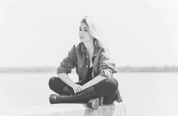 Modern Blonde Woman Mix Race Jeans Jacket Fashionable Details Model — Stok fotoğraf