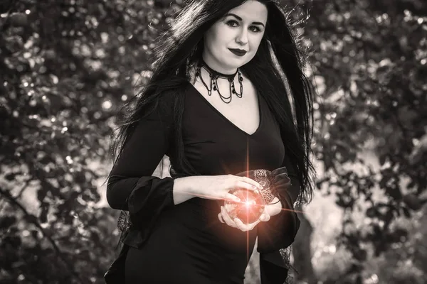 Jeune Belle Mystérieuse Sorcière Robe Noire Vacances Halloween Temps Magique — Photo