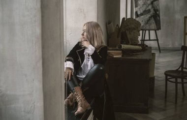 Aristokrat estetik, Viktorya dönemi kostümlü kadın, eski zaman... parti için maskeli fikirler