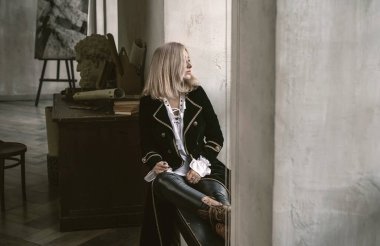 Aristokrat estetik, Viktorya dönemi kostümlü kadın, eski zaman... parti için maskeli fikirler
