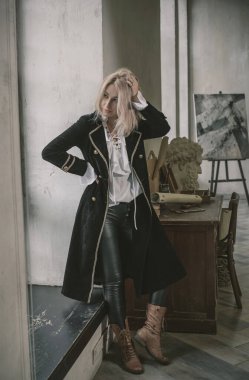 Aristokrat estetik, Viktorya dönemi kostümlü kadın, eski zaman... parti için maskeli fikirler
