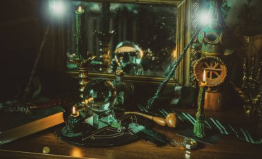 Cadılar Bayramı için sihirli şeyler, parti için dekor ve tasarım, detayları kapat, kutlama konsepti