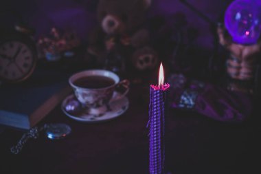 Cadılar Bayramı için sihirli şeyler, parti için dekor ve tasarım, detayları kapat, kutlama konsepti
