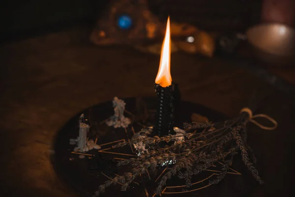 Свічка Горить Вівтарі Магія Свічок Чиста Аура Негативна Енергія Концепція — стокове фото