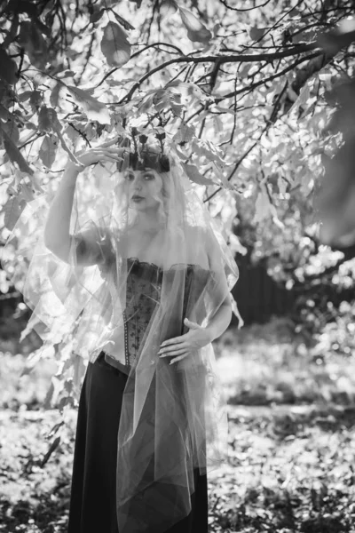 Halloween Bruid Roze Korset Krans Met Gotische Bloemen Sluier Een — Stockfoto