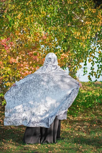 Doamnă Păr Blond Cenușă Lungă Stil Nordic Elf Femeie Fantastică — Fotografie, imagine de stoc