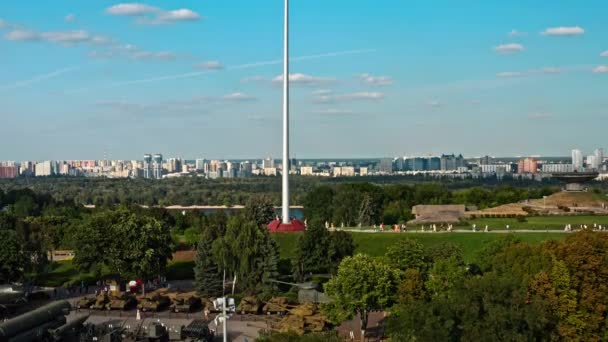 Bandeira Nacional Ucraniana Acenando Sobre Rio Dnipro Kiev — Vídeo de Stock