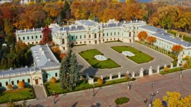 Ukrayna Cumhurbaşkanının resmi törensel konutu Mariinsky Sarayı 'nda hava manzarası.