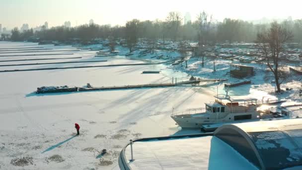 Donmuş Dnipro Nehri Kışın Kyiv Ukrayna — Stok video