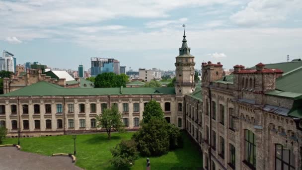 Imágenes Aéreas Del Edificio Principal Del Instituto Politécnico Kiev — Vídeos de Stock