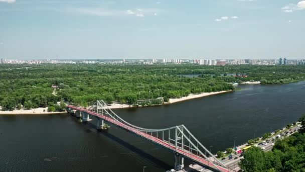Vista Aérea Del Puente Peatonal Parkovy Kiev Ucrania Video de stock