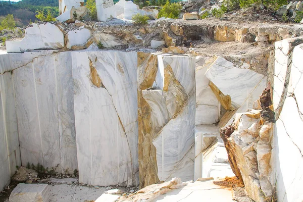 Large White Marble Stones Old Abandoned Quarry White Marble Texture — Foto de Stock