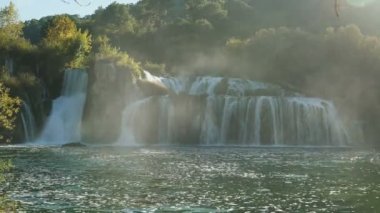Hırvatistan 'ın Krka Ulusal Parkı' nda Şelale Buk manzarası