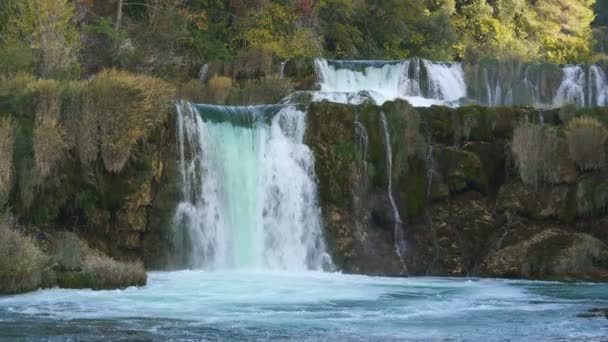 Veduta della cascata Skradinski Buk nel Parco Nazionale di Krka, Croazia — Video Stock