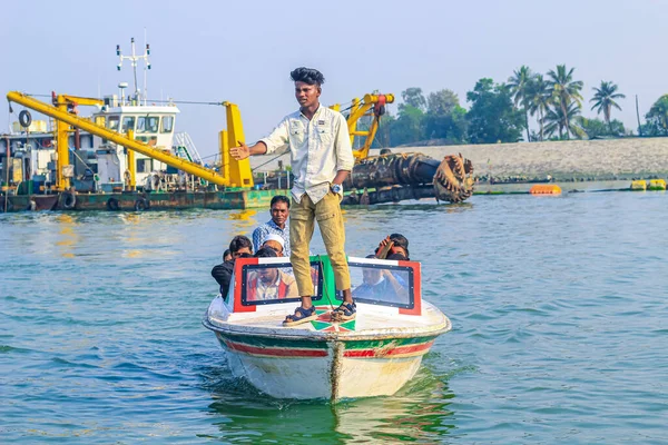 Μπαγκλαντές Παραδοσιακό Αλιευτικό Σκάφος Στη Θάλασσα Ψαράς Μια Μικρή Βάρκα — Φωτογραφία Αρχείου
