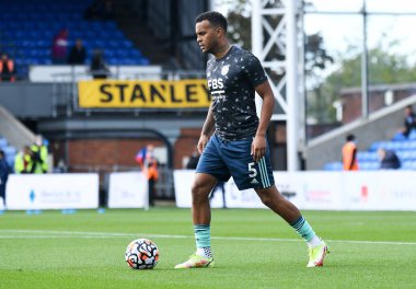 LONDON, ENGLAND - 3 Ekim 2021: Leicester 'dan Ryan Bertrand, Crystal Palace FC ile Selhurst Park' taki Leicester CIty FC arasında oynanan 2021-22 Premier Lig karşılaşması öncesinde çekilmiştir. Telif Hakkı: Cosmin Iftode / Picstaff