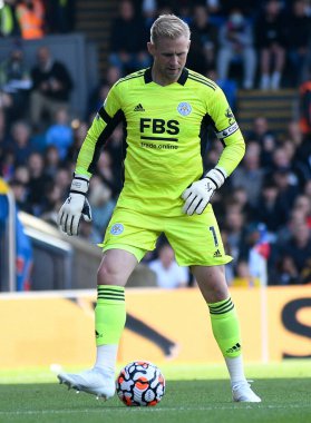 LONDON, ENGLAND - 3 Ekim 2021: Leicester takımından Kasper Schmeichel, Crystal Palace FC ile Selhurst Park 'taki Leicester CIty FC arasında oynanan 2021-22 Premier Lig maçında çekildi. Telif Hakkı: Cosmin Iftode / Picstaff