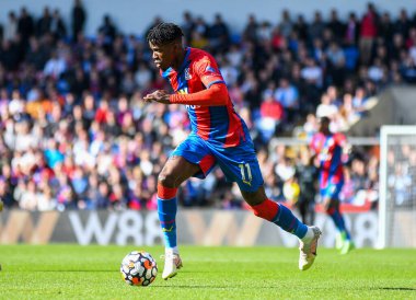 LONDON, ENGLAND - 3 Ekim 2021: Dazet Wilfried Armel Zaha (Saray 'dan Dazet Armel Zaha), Crystal Palace FC ile Leicester CIty FC arasında oynanan 2021-22 Premier League maçında çekildi. Telif Hakkı: Cosmin Iftode / Picstaff