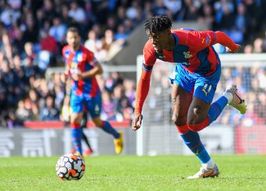 LONDON, ENGLAND - 3 Ekim 2021: Dazet Wilfried Armel Zaha (Saray 'dan Dazet Armel Zaha), Crystal Palace FC ile Leicester CIty FC arasında oynanan 2021-22 Premier League maçında çekildi. Telif Hakkı: Cosmin Iftode / Picstaff