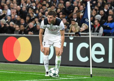 LONDON, ENGLAND - NOVEMBER 2, 2016: Tottenham 'dan Ben Davies, Tottenham Hotspur ve Bayern Leverkusen arasında oynanan UEFA Şampiyonlar Ligi E Grubu maçı sırasında Wembley Stadyumu' nda görüntülendi. Telif Hakkı: Cosmin Iftode / Picstaff
