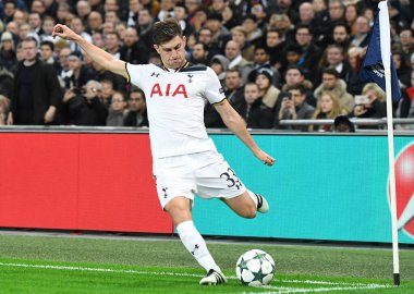 LONDON, ENGLAND - NOVEMBER 2, 2016: Tottenham 'dan Ben Davies, Tottenham Hotspur ve Bayern Leverkusen arasında oynanan UEFA Şampiyonlar Ligi E Grubu maçı sırasında Wembley Stadyumu' nda görüntülendi. Telif Hakkı: Cosmin Iftode / Picstaff