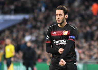 LONDON, ENGLAND - NOVEMBER 2, 2016: Leverkusen 'den Hakan Calhanoğlu, Tottenham Hotspur ile Bayern Leverkusen arasında oynanan UEFA Şampiyonlar Ligi E Grubu maçı sırasında Wembley Stadyumu' nda görüntülendi. Telif Hakkı: Cosmin Iftode / Picstaff