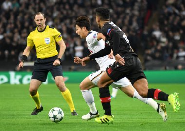 LONDON, ENGLAND - NOVEMBER 2, 2016: Tottenham 'dan Heung-Min Son (C) Tottenham' da Tottenham Hotspur ve Bayern Leverkusen arasında oynanan UEFA Şampiyonlar Ligi E Grubu maçında çekildi. Telif Hakkı: Cosmin Iftode / Picstaff