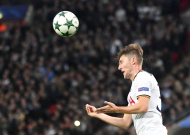 LONDON, ENGLAND - NOVEMBER 2, 2016: Tottenham 'dan Ben Davies, Tottenham Hotspur ve Bayern Leverkusen arasında oynanan UEFA Şampiyonlar Ligi E Grubu maçı sırasında Wembley Stadyumu' nda görüntülendi. Telif Hakkı: Cosmin Iftode / Picstaff