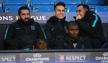 Manchester, ENGLAND - NOVEMBER 1, 2016: Arda Turan (L), Nili Perdomo (C) ve Paco Alcacer (R) Manchester City ve FC Barcelona arasında oynanan UEFA Şampiyonlar Ligi C Grubu maçı öncesinde çekilmiştir. Telif Hakkı: Çünkü