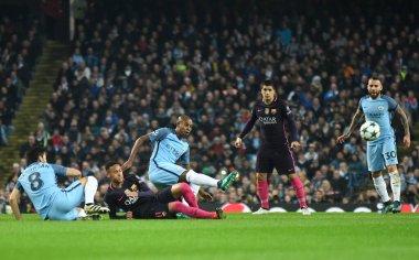 Manchester City ve FC Barcelona arasında oynanan UEFA Şampiyonlar Ligi C Grubu maçı sırasında Manchester City of Manchester Stadyumu 'nda oynanan aksiyon sahnesi. Telif Hakkı: Cosmin Iftode / Picstaff