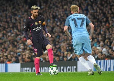 MANCHESTER, ENGLAND - NOVEMBER 1, 2016: Manchester City of Manchester Stadyumu 'nda oynanan UEFA Şampiyonlar Ligi C Grubu maçında Lionel Messi (L) eylem halindedir. Telif Hakkı: Cosmin Iftode / Picstaff