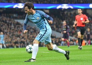MANCHESTER, ENGLAND - NOVEMBER 1, 2016: Manchester City of Manchester Stadyumu 'nda oynanan UEFA Şampiyonlar Ligi C Grubu maçında David Silva' nın görüntüsü çekildi. Telif Hakkı: Cosmin Iftode / Picstaff