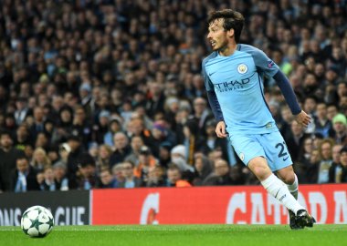 MANCHESTER, ENGLAND - NOVEMBER 1, 2016: Manchester City of Manchester Stadyumu 'nda oynanan UEFA Şampiyonlar Ligi C Grubu maçında David Silva' nın görüntüsü çekildi. Telif Hakkı: Cosmin Iftode / Picstaff