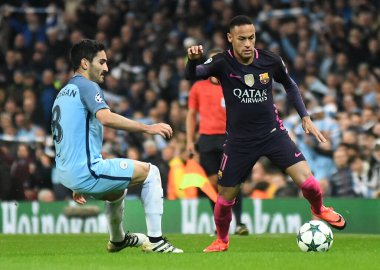 Manchester City ve FC Barcelona arasında oynanan UEFA Şampiyonlar Ligi C Grubu maçında Barselona 'dan Ilkay Gundogan (L) ve Barselona' dan Neymar Jr. (R) resmedilmiştir. Telif Hakkı: Çünkü