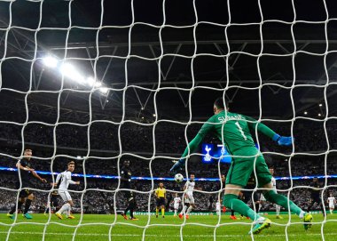 MANCHESTER, ENGLAND - 14 Eylül 2016: Monako kalecisi Danijel Subasic, Tottenham Hotspur ile AS Monaco arasında oynanan UEFA Şampiyonlar Ligi E Grubu maçında görev aldı. Telif Hakkı: Cosmin Iftode / Picstaff
