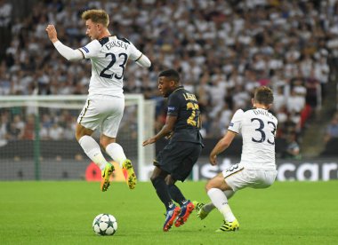 MANCHESTER, ENGLAND - 14 Eylül 2016: Tottenham 'dan Christian Eriksen (L) Tottenham Stadyumu' nda Tottenham Hotspur ve AS Monaco arasında oynanan UEFA Şampiyonlar Ligi E Grubu maçında resmedildi. Telif Hakkı: Cosmin Iftode / Picstaff