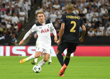 MANCHESTER, ENGLAND - 14 Eylül 2016: Tottenham 'dan Christian Eriksen (L) Tottenham Stadyumu' nda Tottenham Hotspur ve AS Monaco arasında oynanan UEFA Şampiyonlar Ligi E Grubu maçında resmedildi. Telif Hakkı: Cosmin Iftode / Picstaff