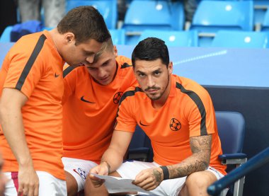 MANCHESTER, ENGLAND - 24 AĞUSTOS 2016: FCSB 'den Nicolae Stanciu (R), Etihad Stadyumu' nda Manchester City (Engalnd) ile FCSB (Romanya) arasında oynanan 2016 / 17 UEFA Şampiyonlar Ligi maçının ikinci ayağı sırasında çekilmiştir. Telif Hakkı: Cosmin Iftode / Picstaff