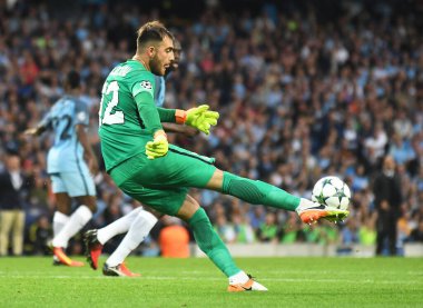 MANCHESTER, ENGLAND - 24 AĞUSTOS 2016: FCSB 'den Valentin Cojocaru, Etihad Stadyumu' nda Manchester City (Engalnd) ve FCSB (Romanya) arasında oynanan 2016 / 17 UEFA Şampiyonlar Ligi maçının ikinci ayağı sırasında çekilmiştir. Telif Hakkı: Cosmin Iftode / Picstaff